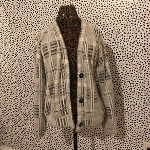 Patterned soft sweater!